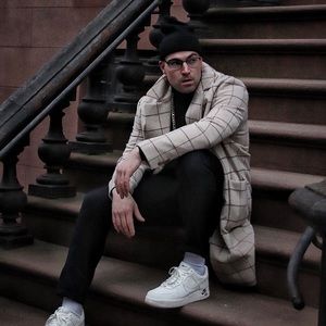 Meet your Posher, Mike